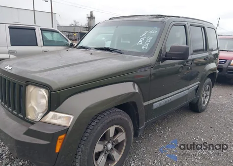 2008 Jeep Liberty Sport из США, поврежденный, VIN 1J8GP28K08W207758